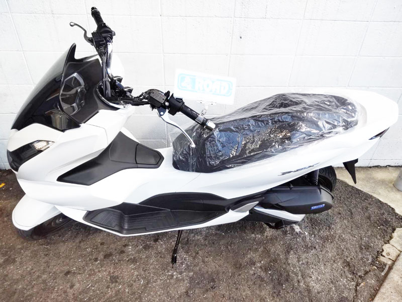 久々に入荷HONDAホンダ【PCX125】白